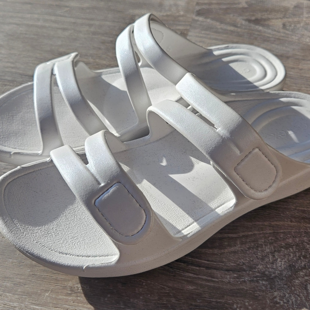 Aetrex Janey Sport Slide Sandal, Size 6, White - Picture 3 of 5